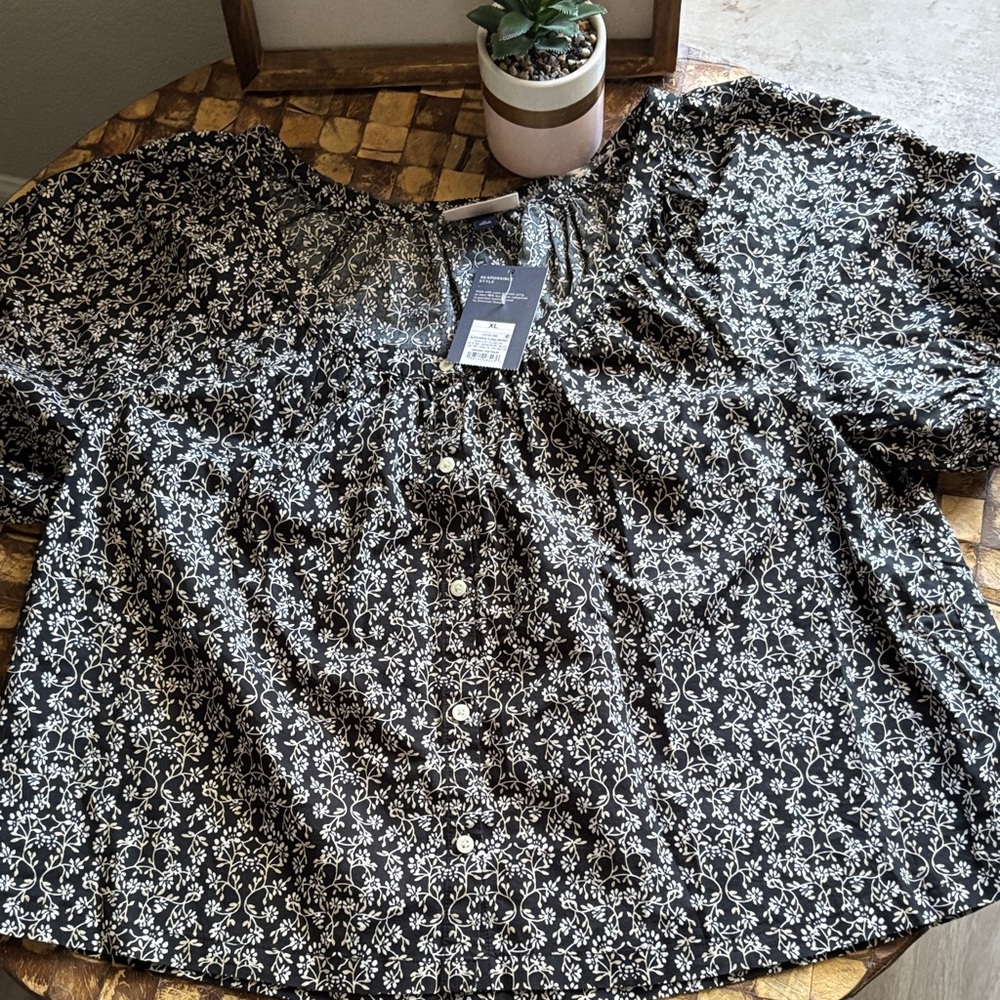 Universal Thread Blue and cream  Floral Blouse